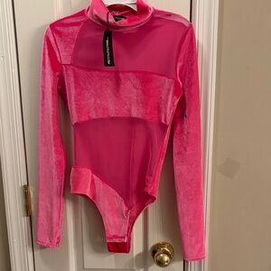 NWT PrettyLittleThing Vibrant Pink velour/mesh Bodysuit size 0